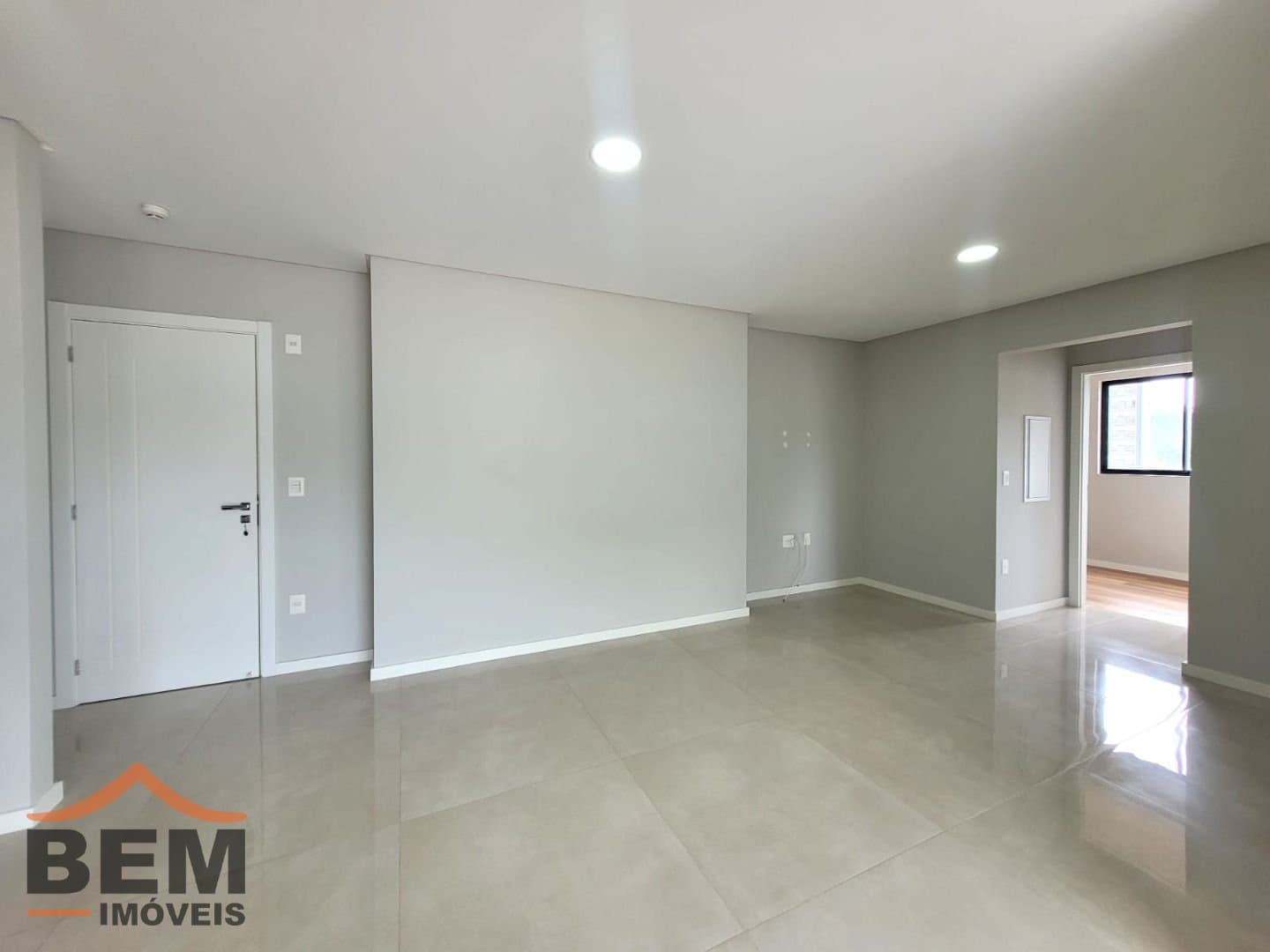 Apartamento com 2 quartos e 74m² no bairro Fazenda, em Itajaí