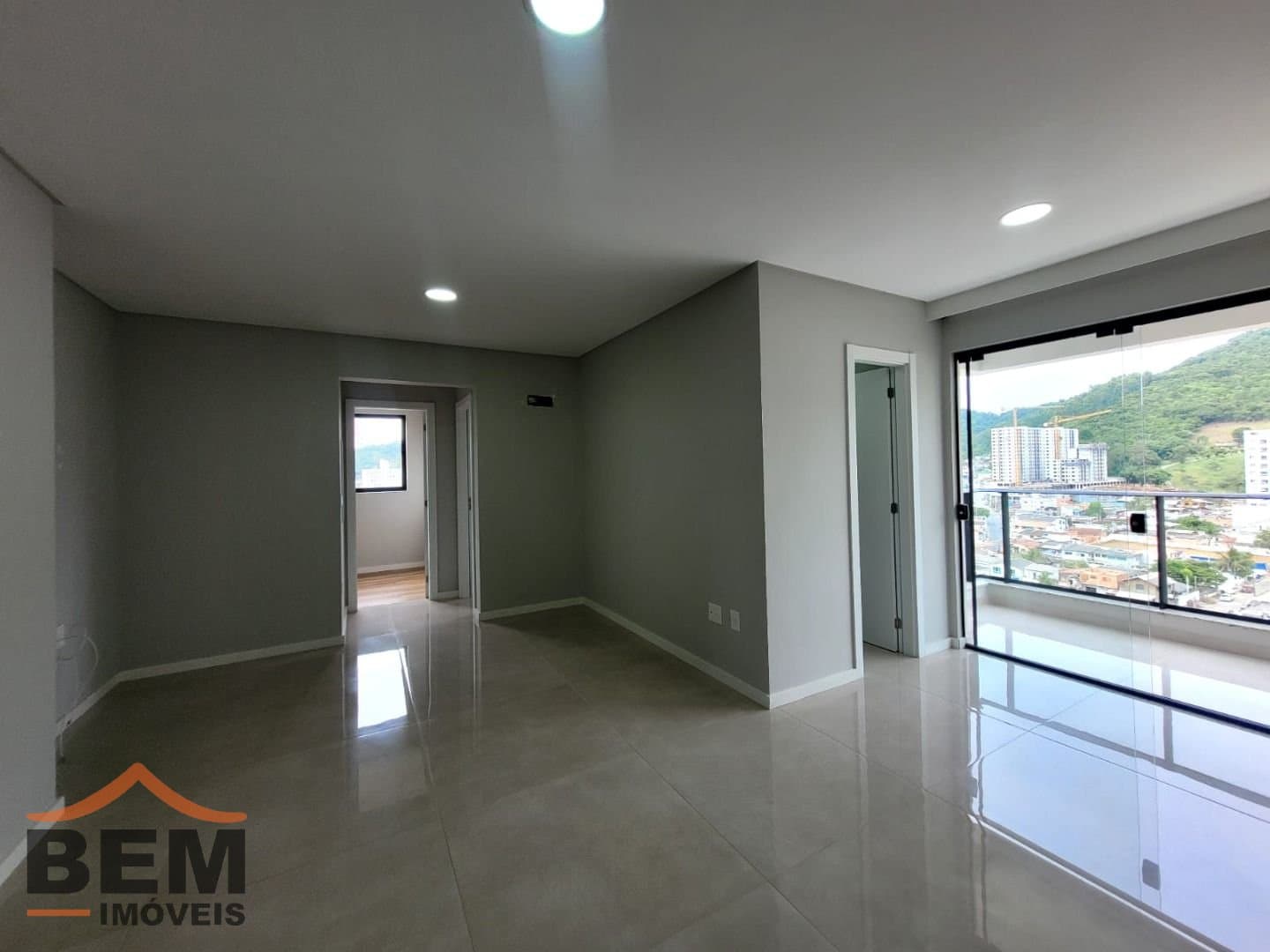 Apartamento com 2 quartos e 74m² no bairro Fazenda, em Itajaí