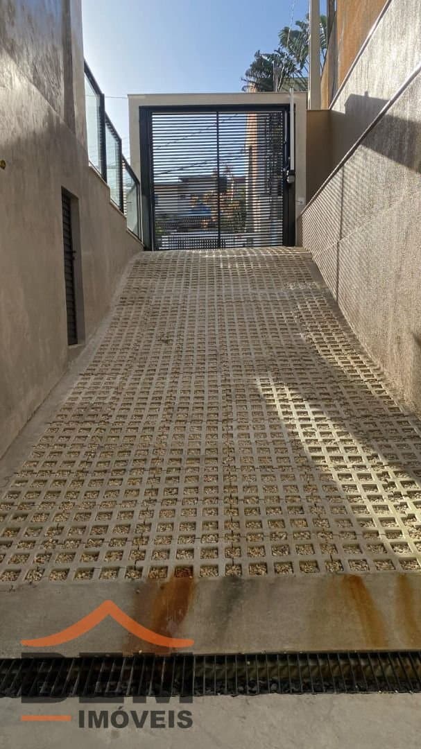 Casa para Venda com 3 quartos e 238m² no bairro Ariribá, em Balneário Camboriú
