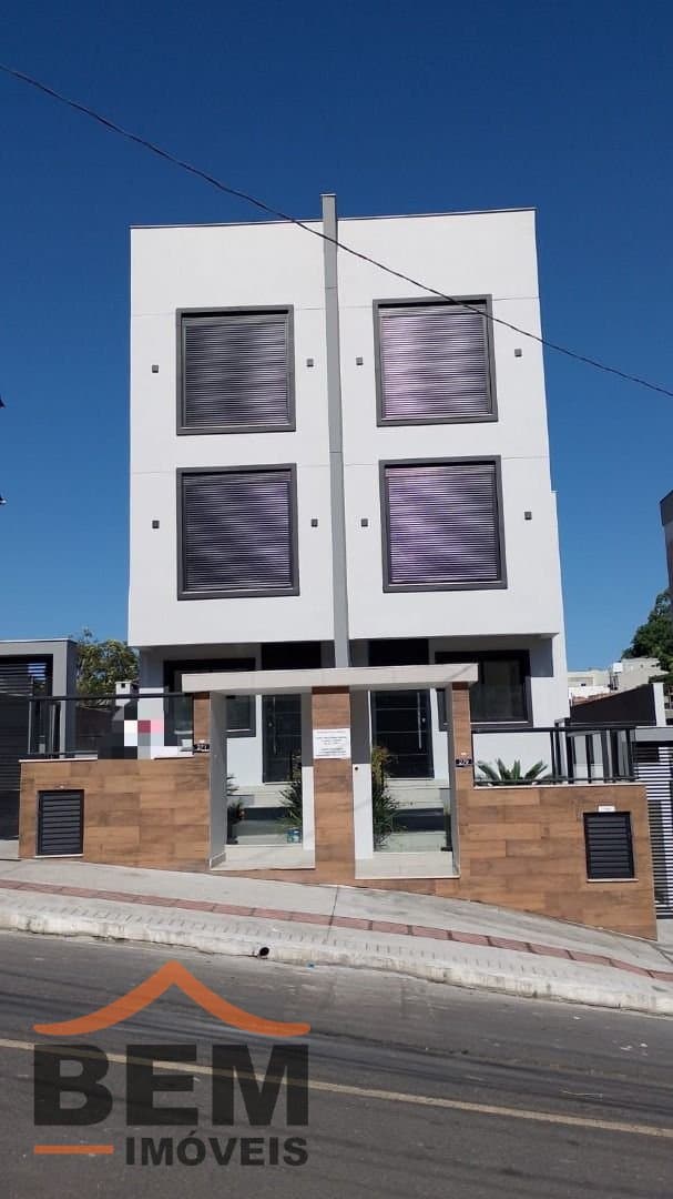 Casa para Venda com 3 quartos e 238m² no bairro Ariribá, em Balneário Camboriú