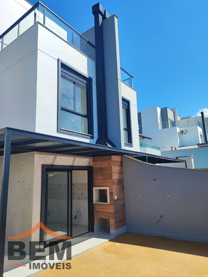 Casa para Venda com 3 quartos e 238m² no bairro Ariribá, em Balneário Camboriú