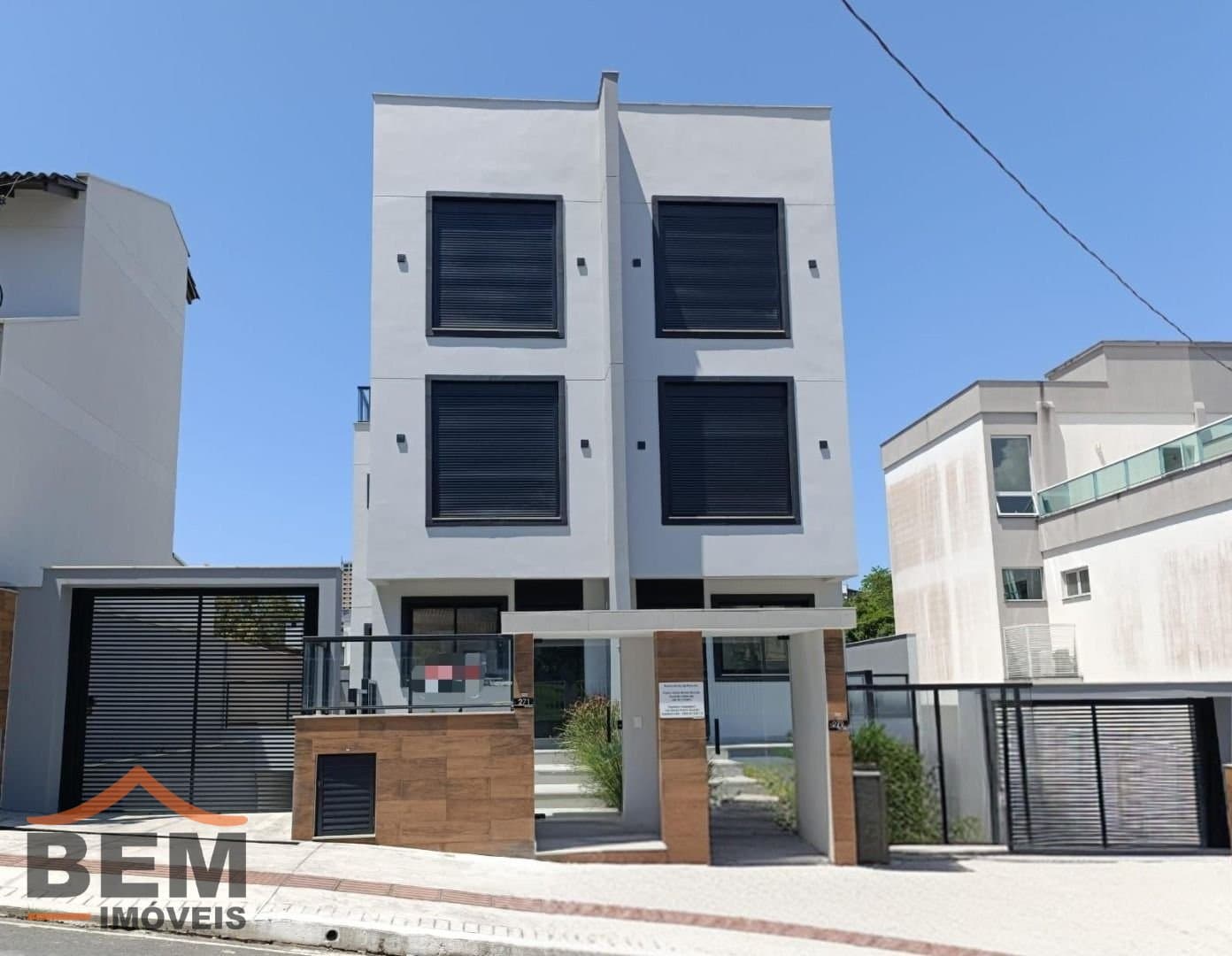 Casa para Venda com 3 quartos e 238m² no bairro Ariribá, em Balneário Camboriú