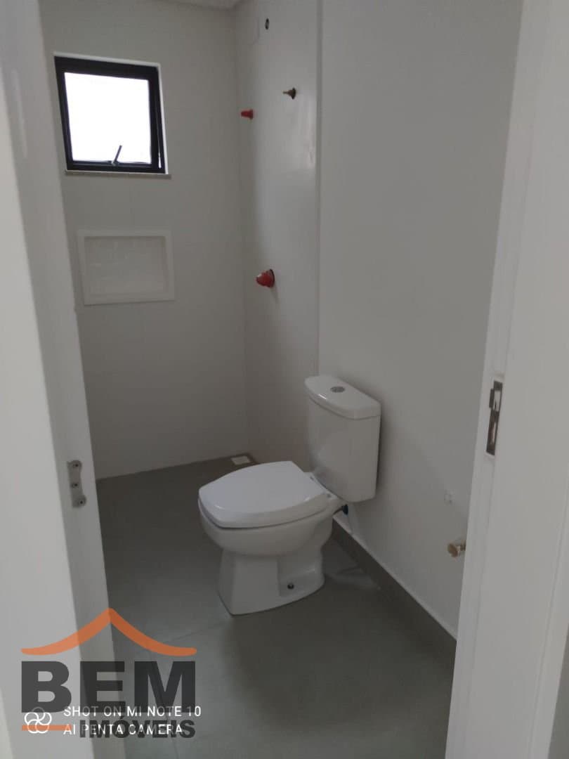 Casa para Venda com 3 quartos e 238m² no bairro Ariribá, em Balneário Camboriú