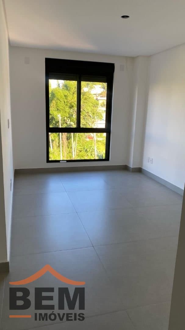 Casa para Venda com 3 quartos e 238m² no bairro Ariribá, em Balneário Camboriú