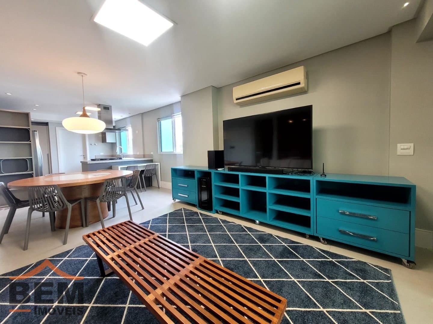 Apartamento para Locação com 4 quartos e 270m² no bairro Pioneiros, em Balneário Camboriú: 06- SALA DE ESTAR 02