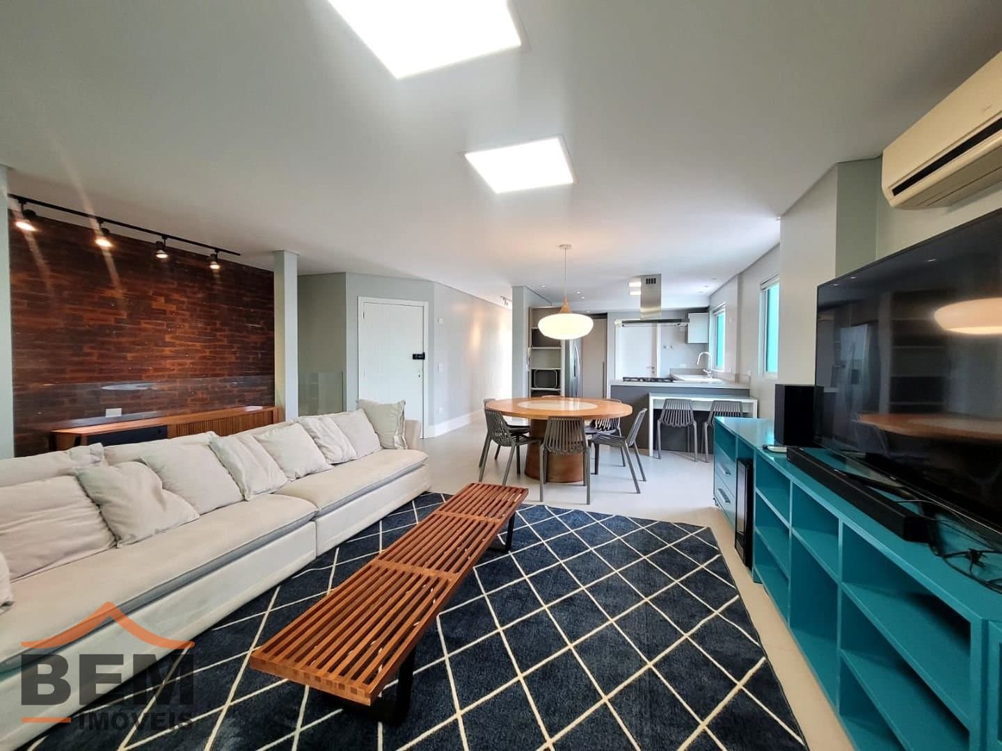 Apartamento para Locação com 4 quartos e 270m² no bairro Pioneiros, em Balneário Camboriú: 11- SALA DE ESTAR 02