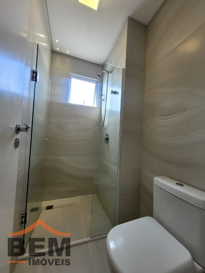 Apartamento para Locação com 4 quartos e 270m² no bairro Pioneiros, em Balneário Camboriú: 29- BANHEIRO 04