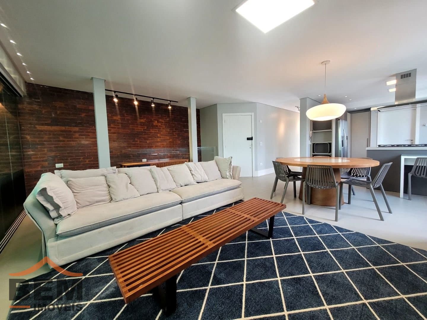 Apartamento para Locação com 4 quartos e 270m² no bairro Pioneiros, em Balneário Camboriú: 04- SALA DE ESTAR 01