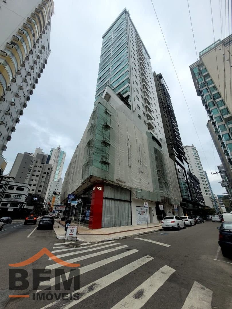 Apartamento para Locação com 4 quartos e 270m² no bairro Pioneiros, em Balneário Camboriú: 01- FACHADA