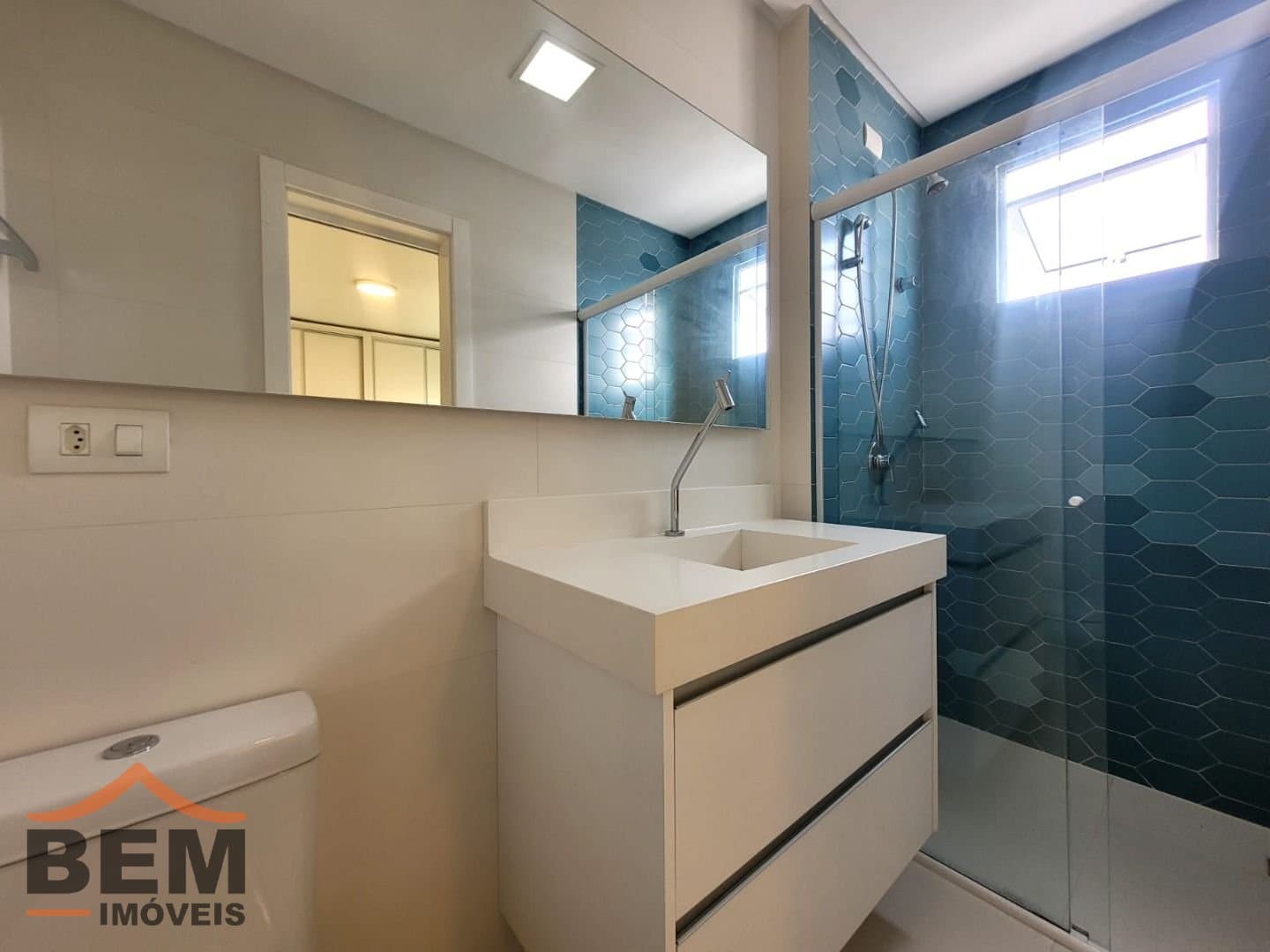 Apartamento para Locação com 4 quartos e 270m² no bairro Pioneiros, em Balneário Camboriú: 35- BANHEIRO SUÍTE 02