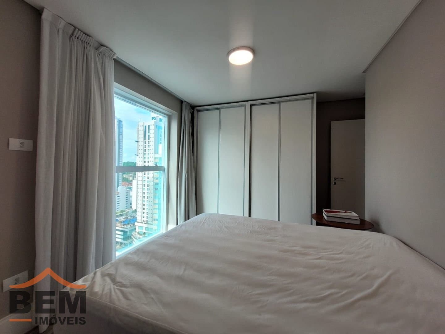 Apartamento para Locação com 4 quartos e 270m² no bairro Pioneiros, em Balneário Camboriú: 34- DORMITÓRIO SUÍTE 02