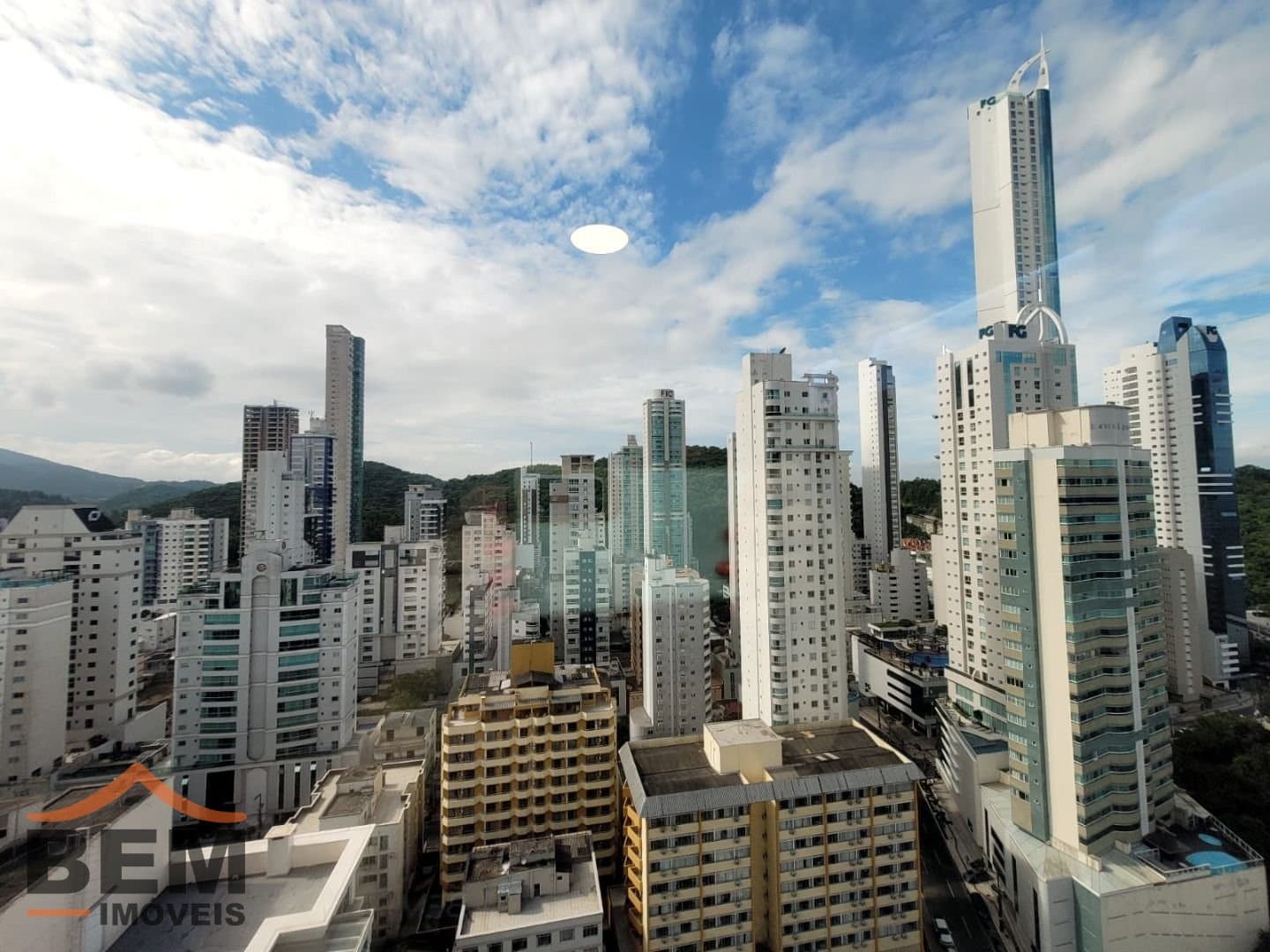 Apartamento para Locação com 4 quartos e 270m² no bairro Pioneiros, em Balneário Camboriú: 32- VISTA