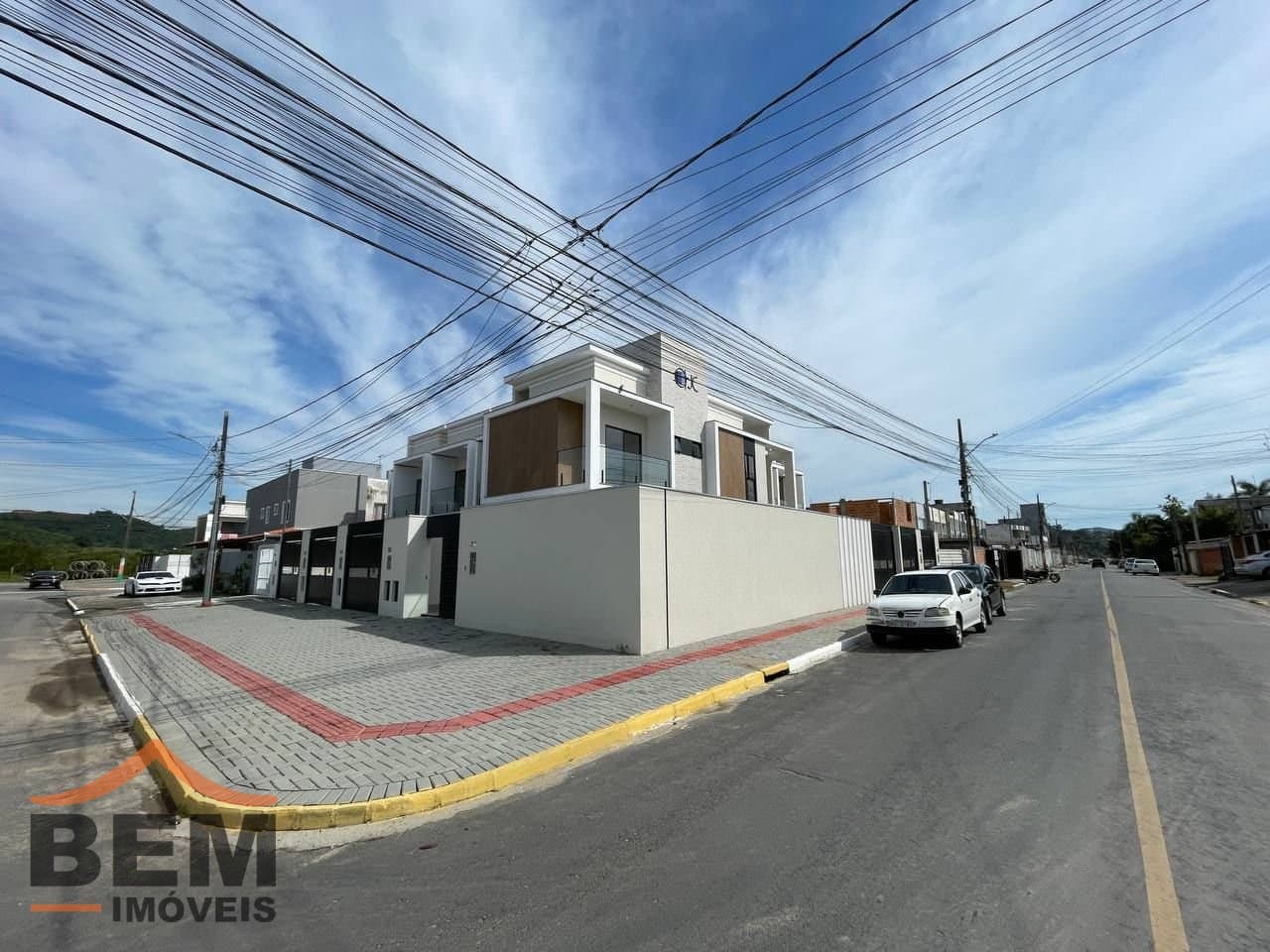 Casa para Venda com 3 quartos e 107m² no bairro Santa Regina, em Camboriú