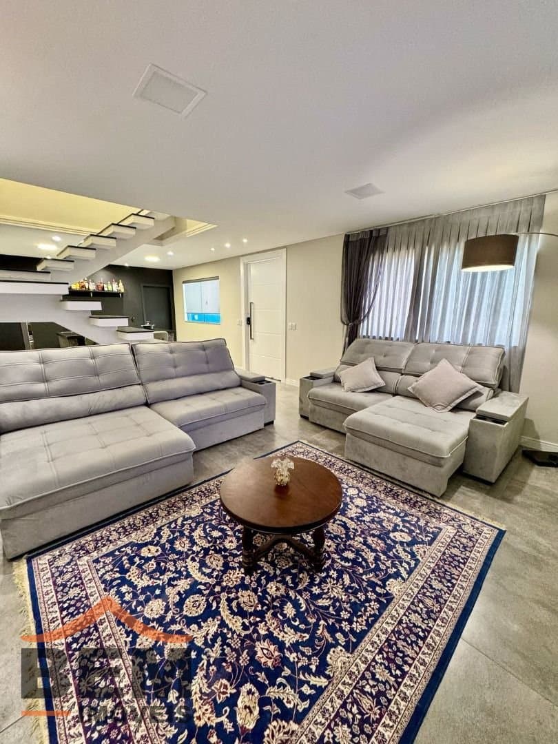 Casa para Venda com 2 quartos e 167m² no bairro Bairro Rio Pequeno, em Camboriú