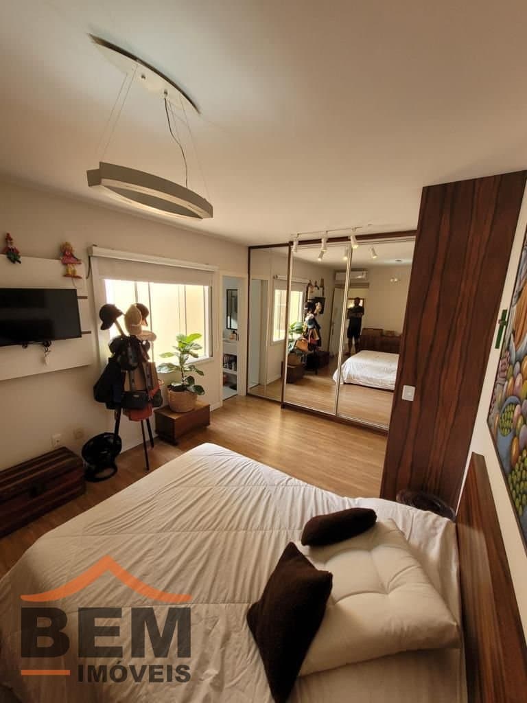 Casa para Venda com 3 quartos e 130m² no bairro Praia dos Amores, em Balneário Camboriú