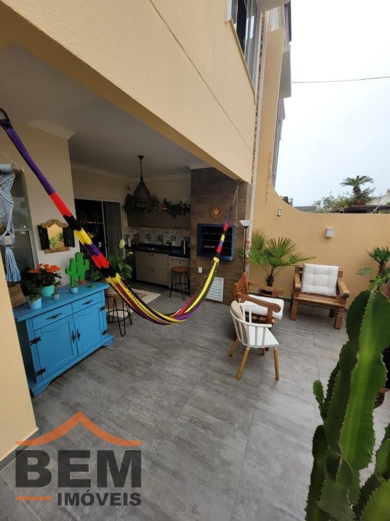 Casa para Venda com 3 quartos e 130m² no bairro Praia dos Amores, em Balneário Camboriú