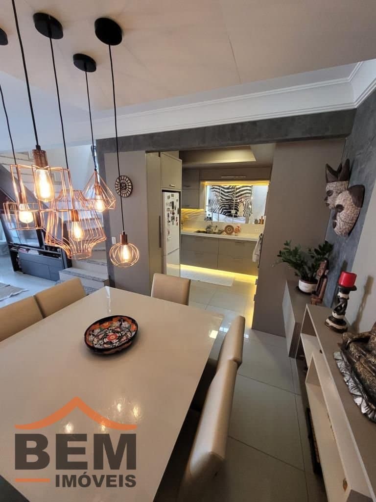 Casa para Venda com 3 quartos e 130m² no bairro Praia dos Amores, em Balneário Camboriú