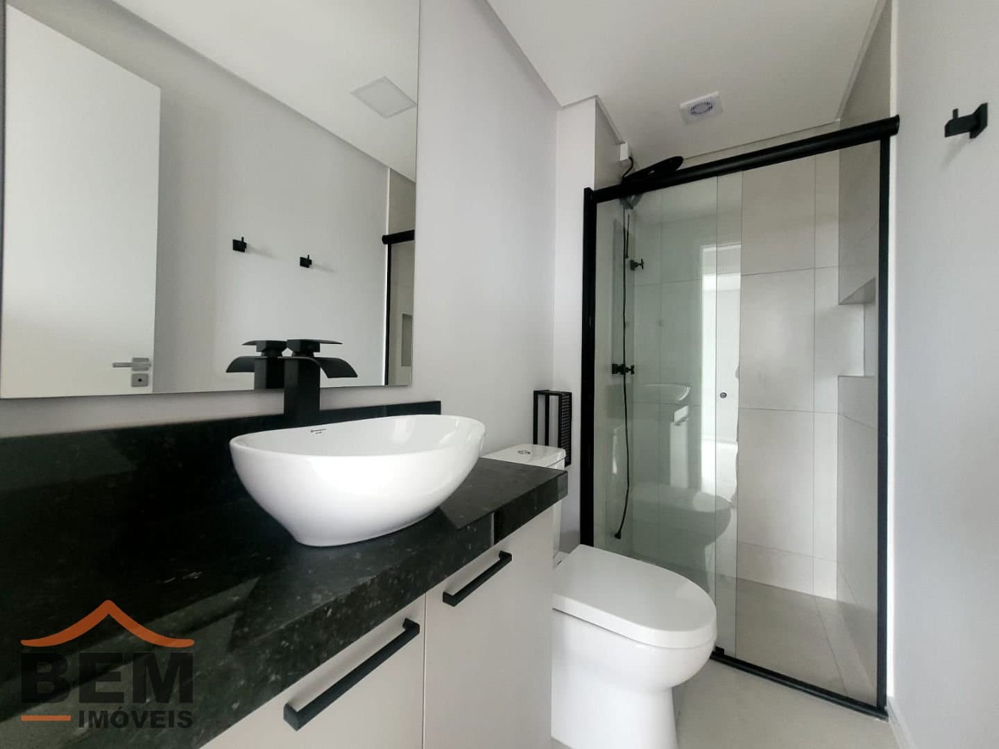 Apartamento para Locação com 3 quartos e 71m² no bairro Vila Operária, em Itajaí