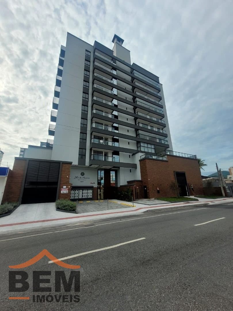 Apartamento para Locação com 3 quartos e 71m² no bairro Vila Operária, em Itajaí