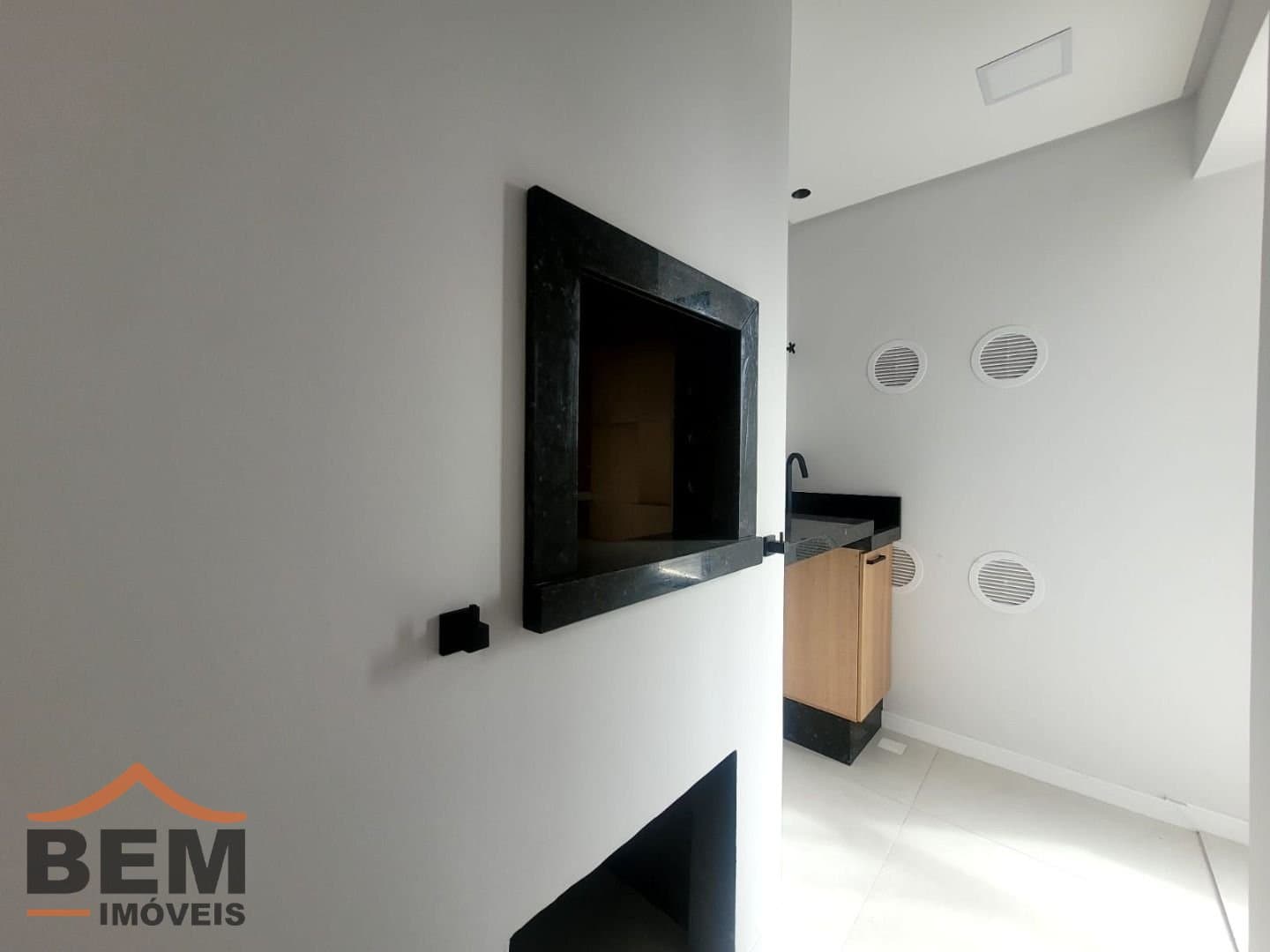 Apartamento para Locação com 3 quartos e 71m² no bairro Vila Operária, em Itajaí