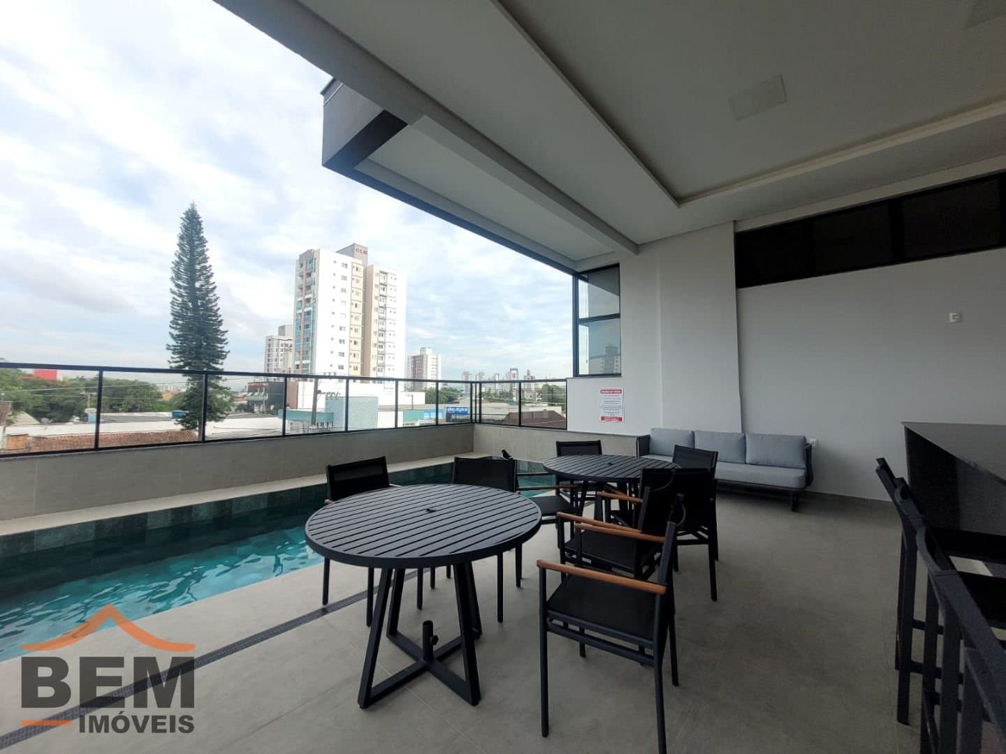 Apartamento para Locação com 3 quartos e 71m² no bairro Vila Operária, em Itajaí