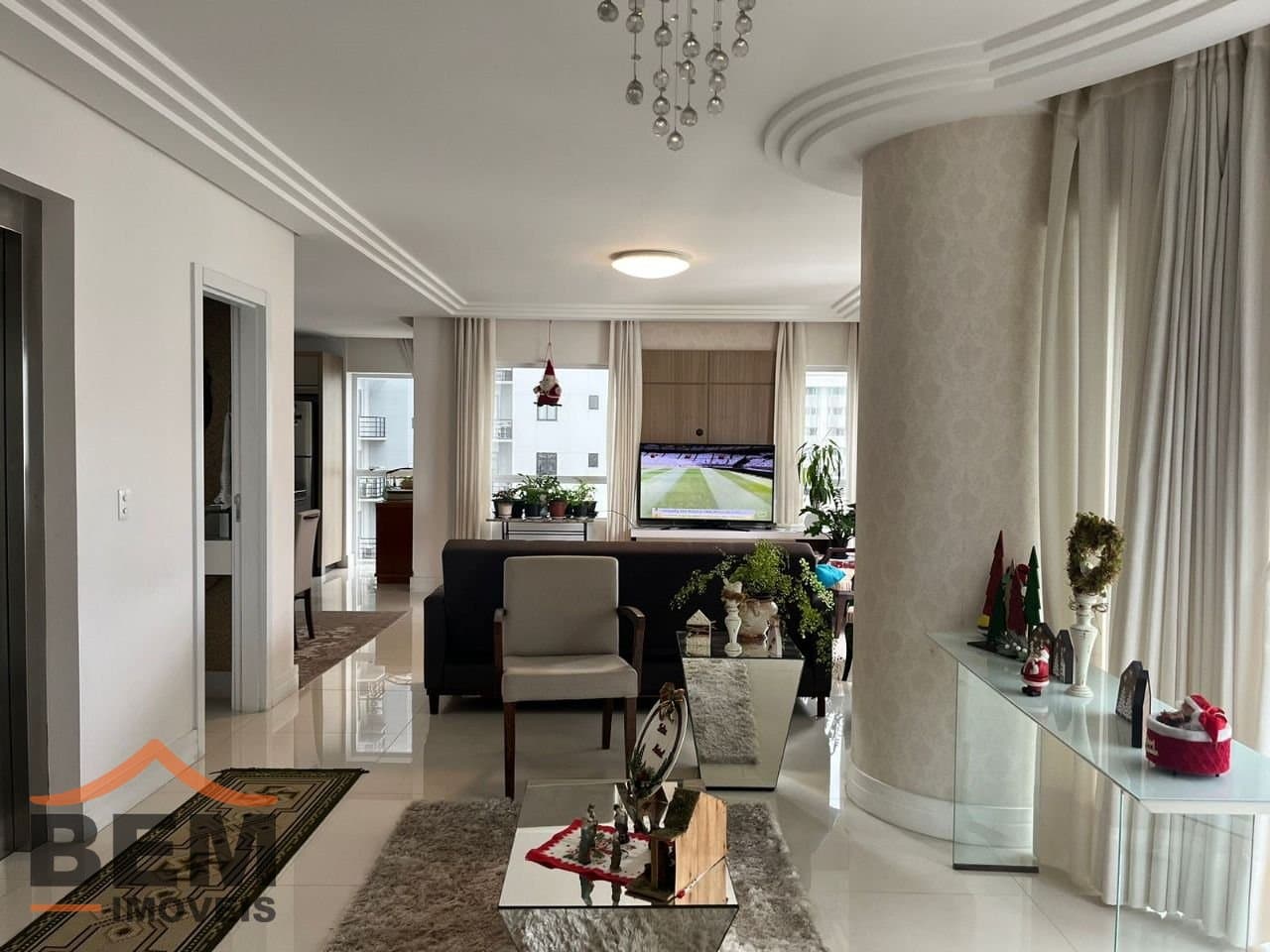 Apartamento para Locação com 3 quartos e 178m² no bairro Pioneiros, em Balneário Camboriú: 06- SALA DE ESTAR