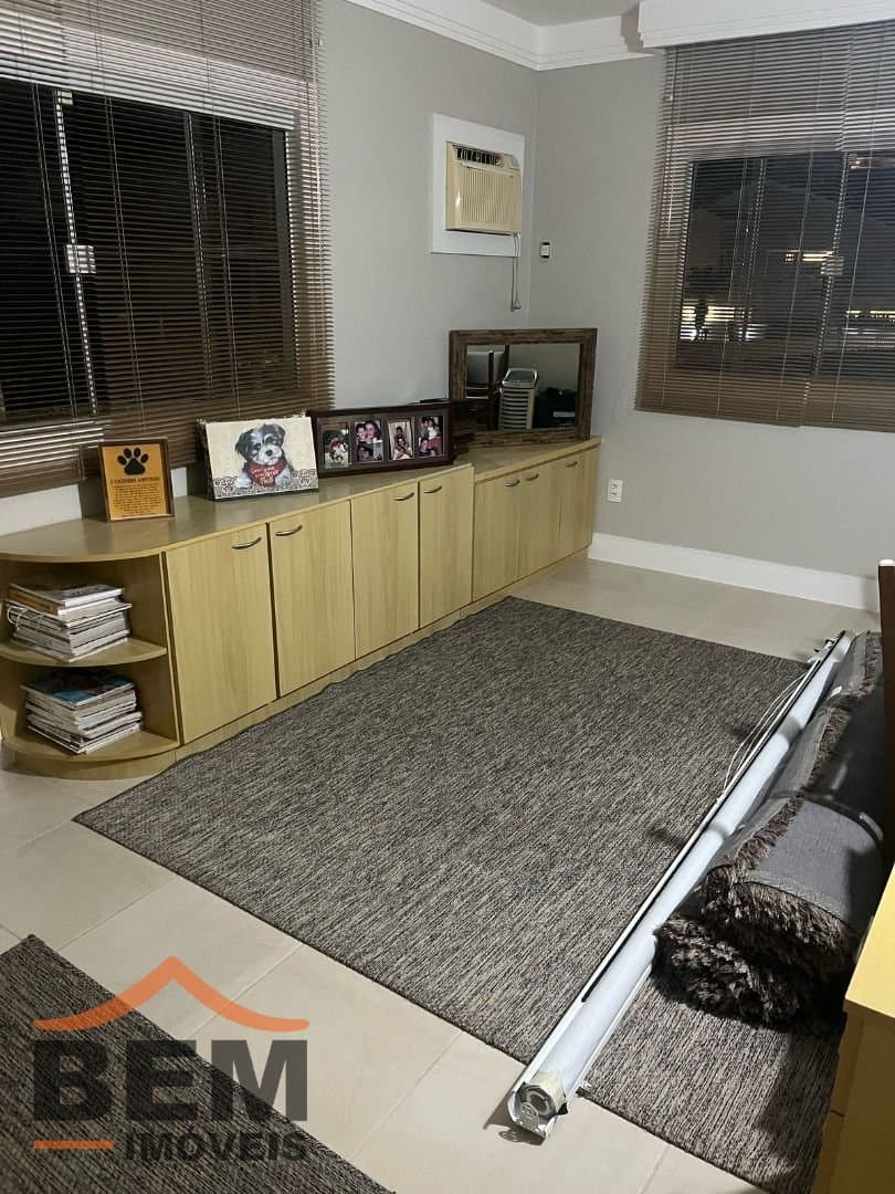 Casa comercial para Locação com 5 quartos e 420m² no bairro Praia Brava, em Itajaí