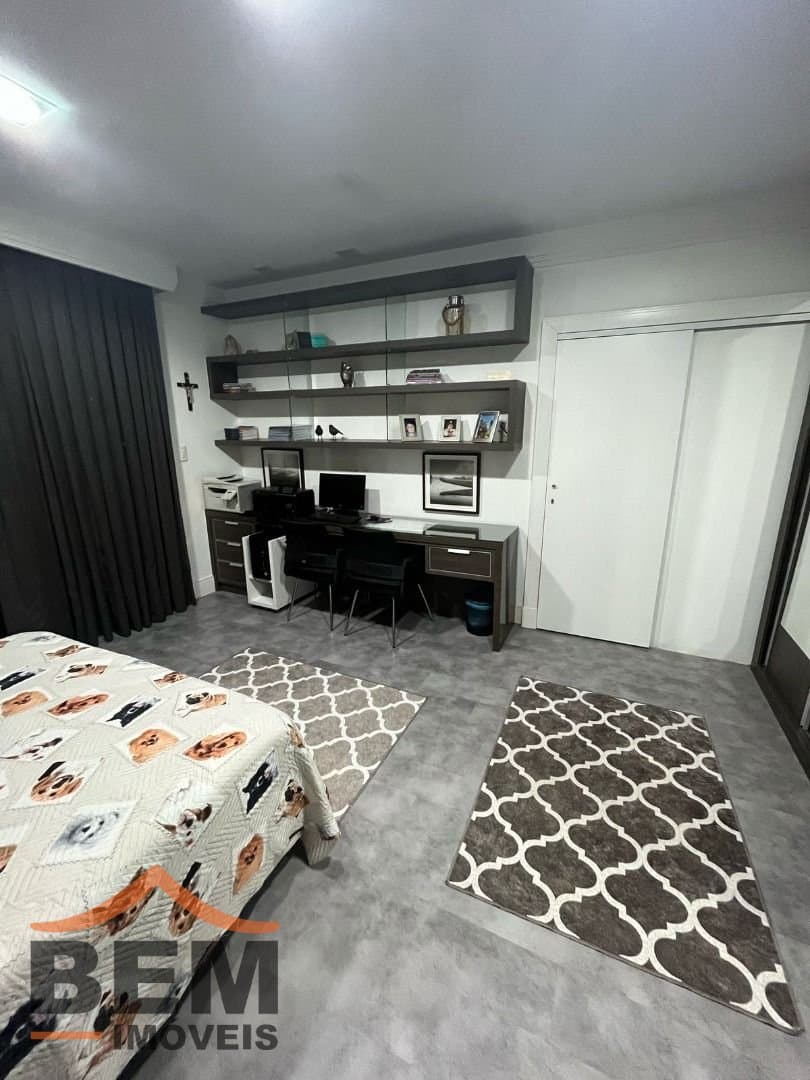 Casa comercial para Locação com 5 quartos e 420m² no bairro Praia Brava, em Itajaí