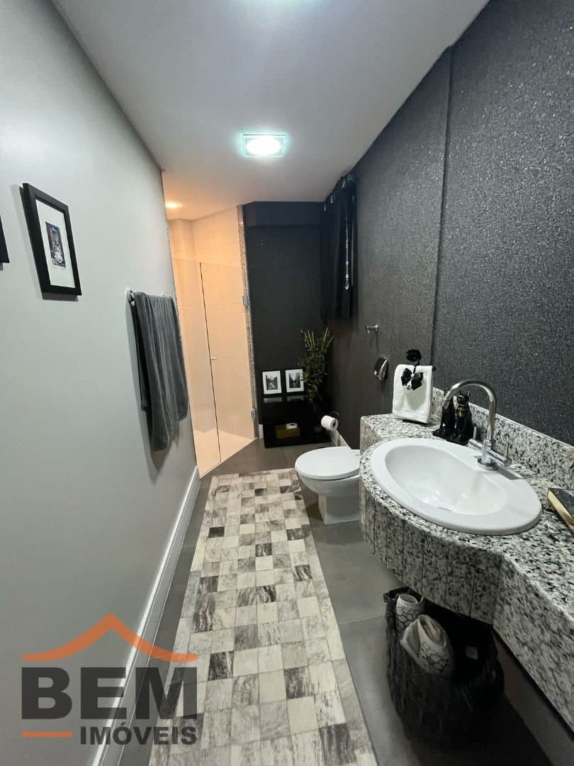 Casa comercial para Locação com 5 quartos e 420m² no bairro Praia Brava, em Itajaí