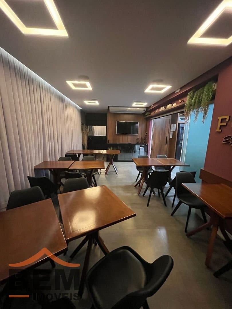 Casa comercial para Locação com 5 quartos e 420m² no bairro Praia Brava, em Itajaí