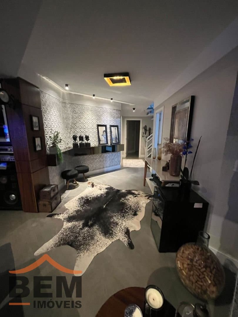 Casa comercial para Locação com 5 quartos e 420m² no bairro Praia Brava, em Itajaí