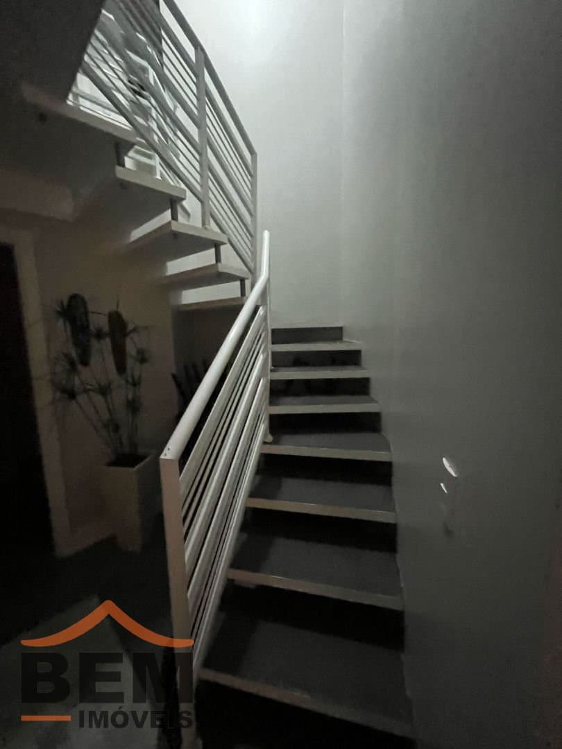 Casa comercial para Locação com 5 quartos e 420m² no bairro Praia Brava, em Itajaí