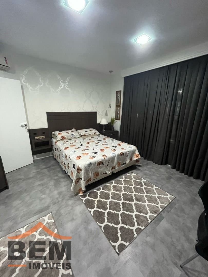 Casa comercial para Locação com 5 quartos e 420m² no bairro Praia Brava, em Itajaí