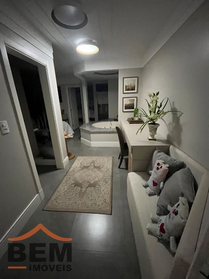 Casa comercial para Locação com 5 quartos e 420m² no bairro Praia Brava, em Itajaí