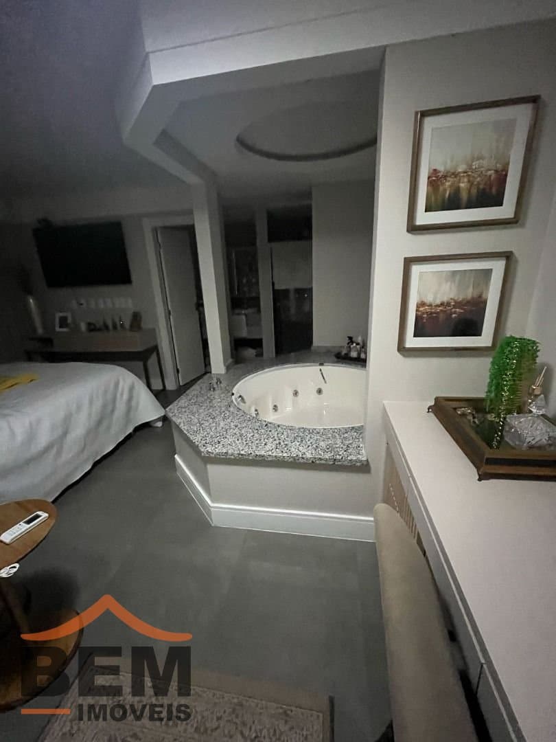 Casa comercial para Locação com 5 quartos e 420m² no bairro Praia Brava, em Itajaí