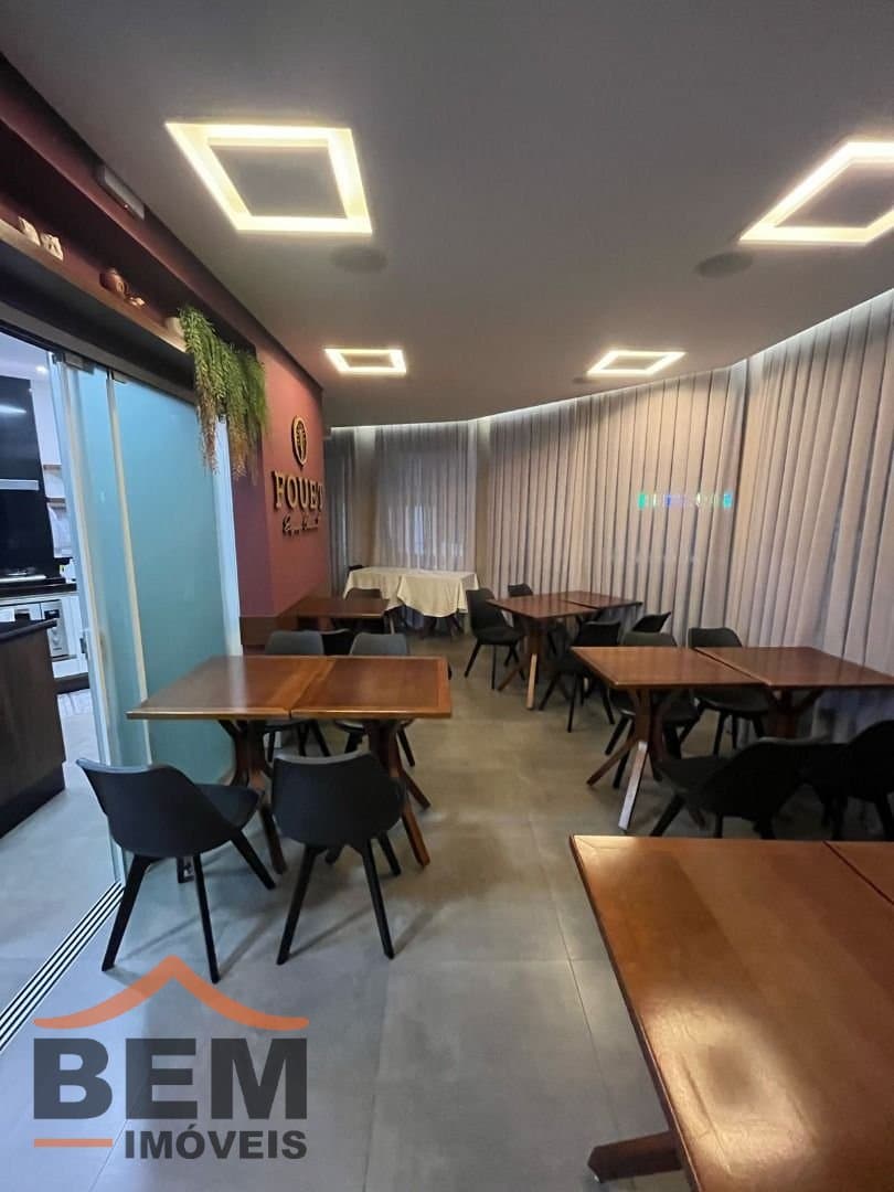 Casa comercial para Locação com 5 quartos e 420m² no bairro Praia Brava, em Itajaí