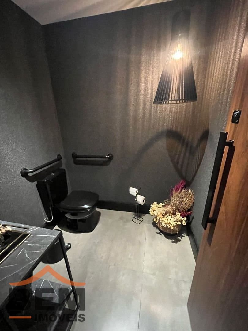 Casa comercial para Locação com 5 quartos e 420m² no bairro Praia Brava, em Itajaí