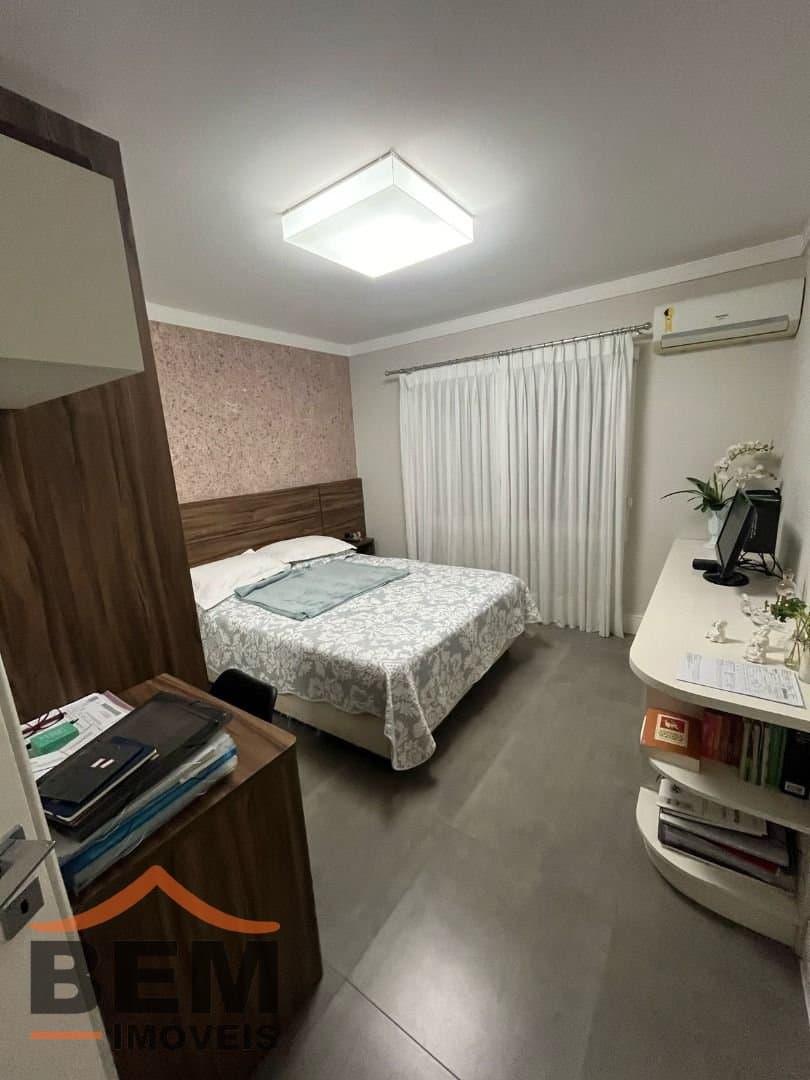 Casa comercial para Locação com 5 quartos e 420m² no bairro Praia Brava, em Itajaí
