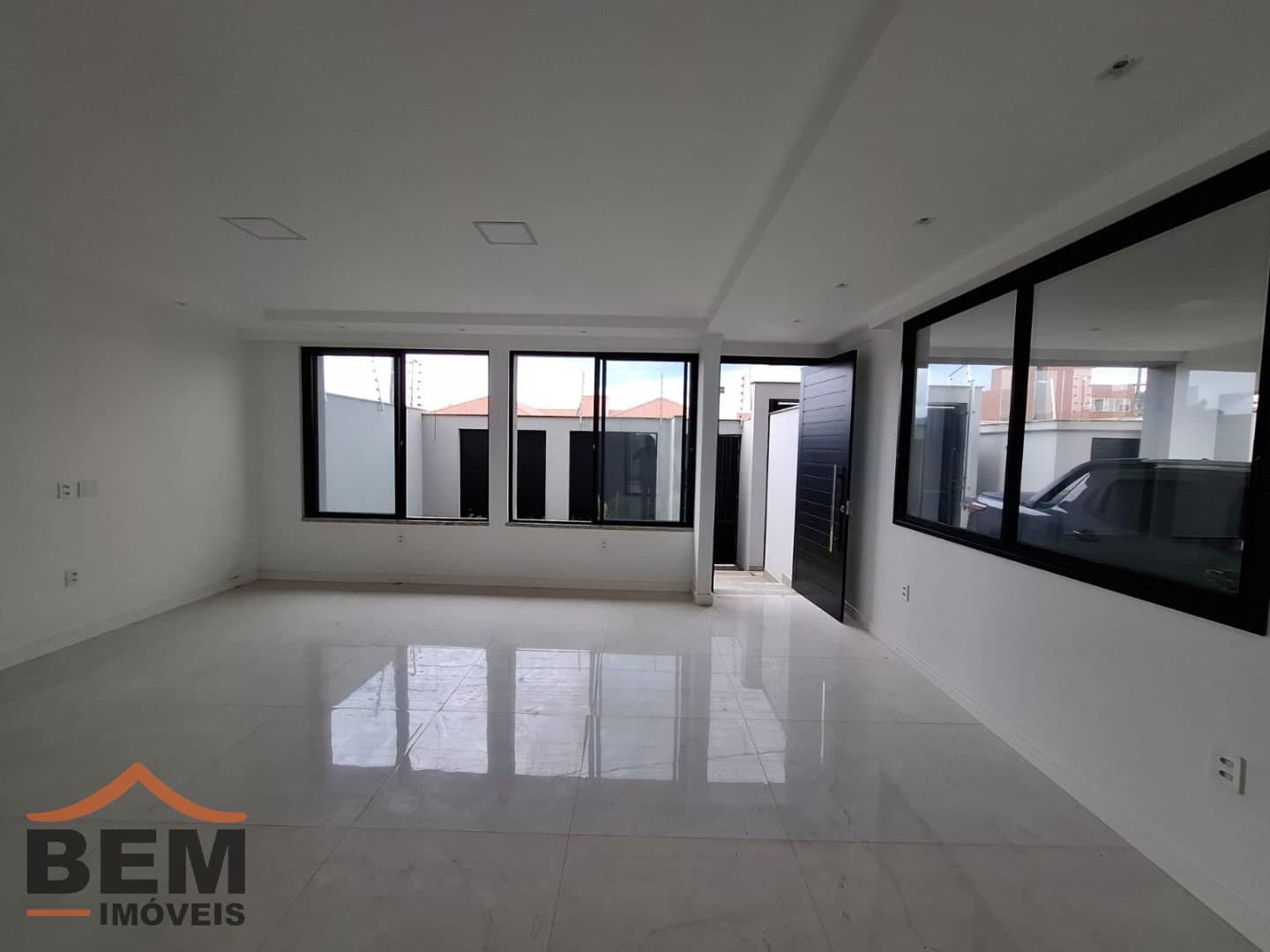 Casa para Venda com 4 quartos e 280m² no bairro Santa Regina, em Camboriú: 04- SALA DE ESTAR