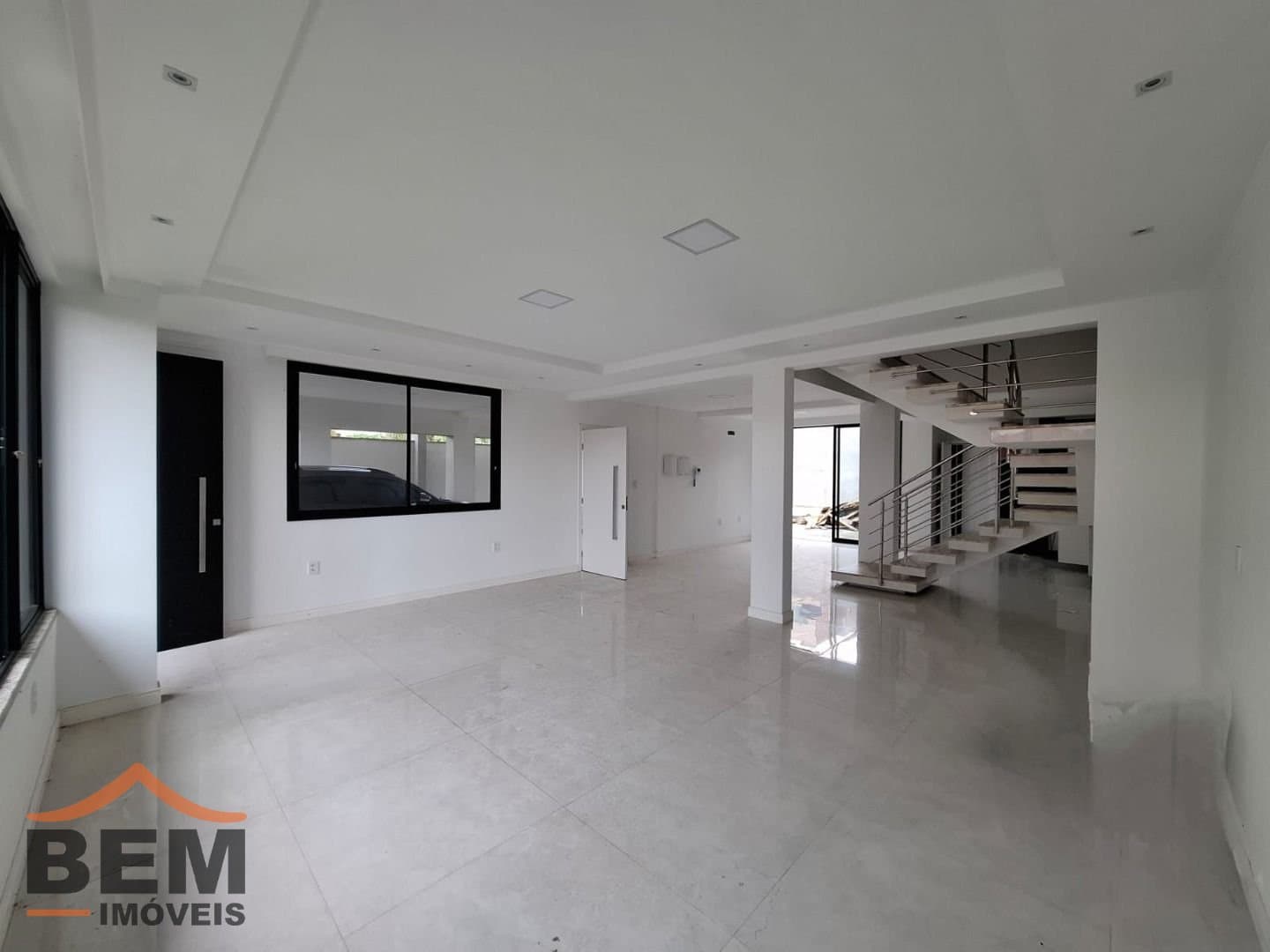 Casa para Venda com 4 quartos e 280m² no bairro Santa Regina, em Camboriú: 06- SALA DE ESTAR