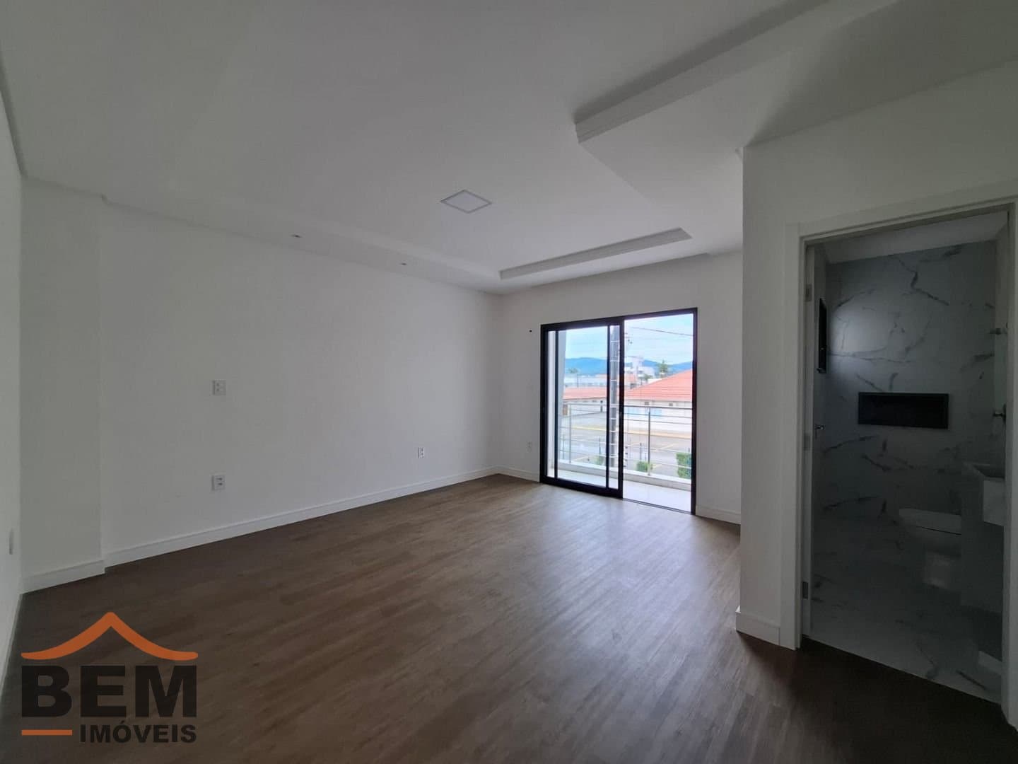 Casa para Venda com 4 quartos e 280m² no bairro Santa Regina, em Camboriú: 08- DORMITÓRIO SUÍTE 01