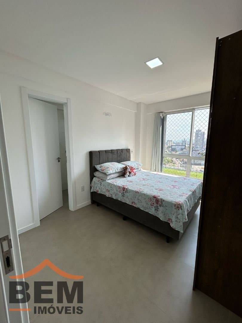 Apartamento para Venda com 2 quartos e 65m² no bairro Vila Operária, em Itajaí