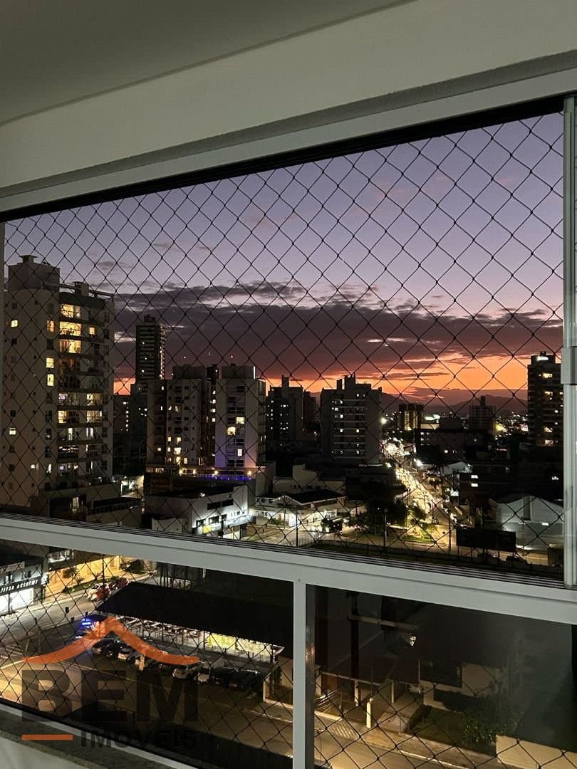 Apartamento para Venda com 2 quartos e 65m² no bairro Vila Operária, em Itajaí