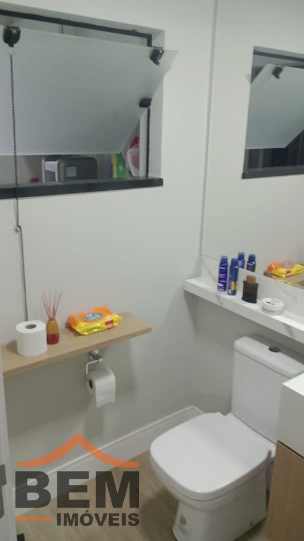 Casa para Venda com 2 quartos e 75m² no bairro Centro, em Ilhota