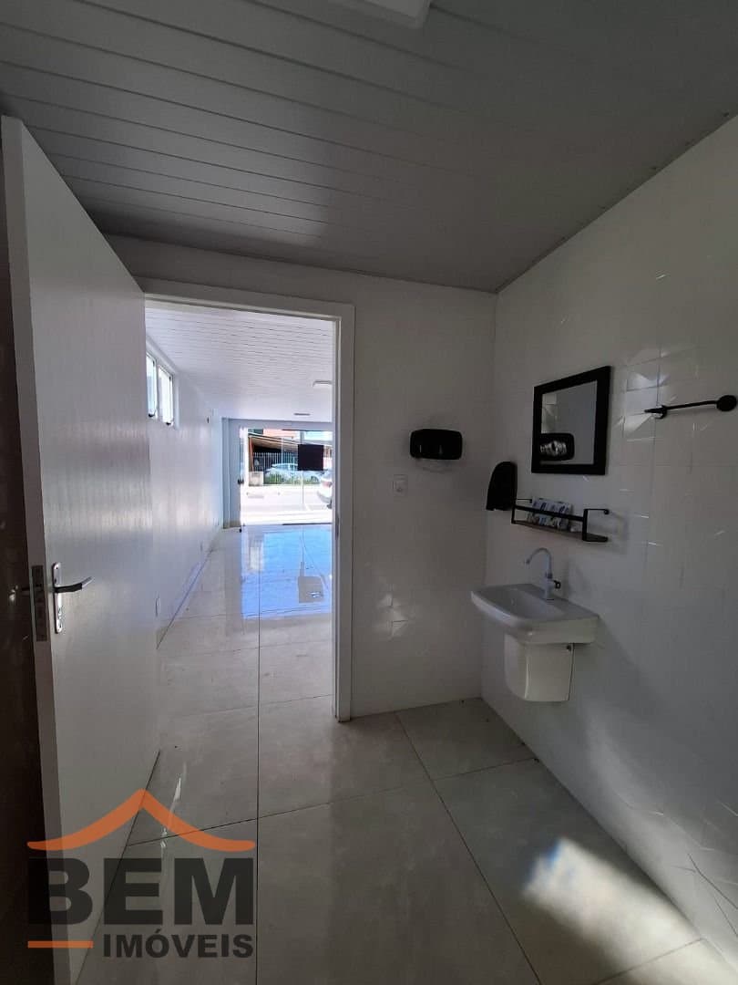 Sala Comercial com 50m² no bairro Centro, em Balneário Camboriú