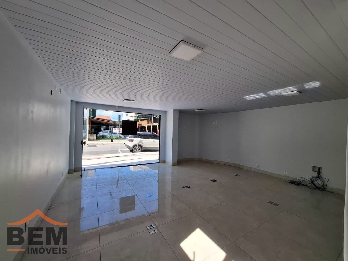 Sala Comercial com 50m² no bairro Centro, em Balneário Camboriú
