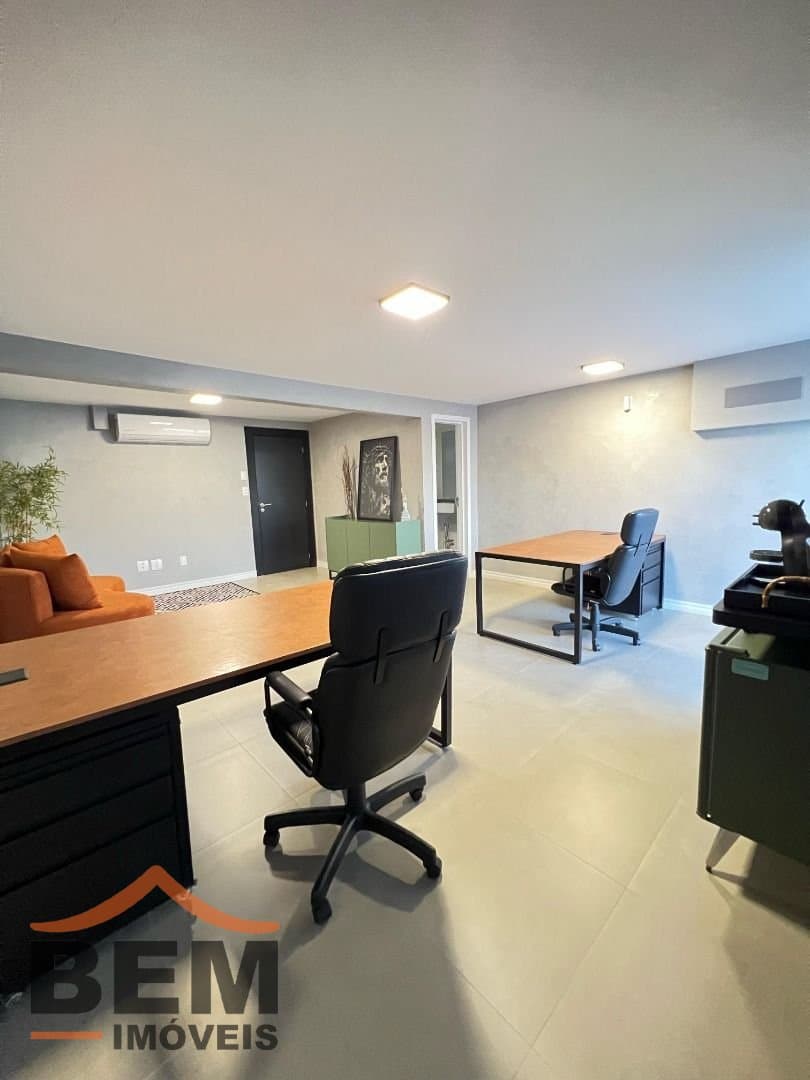 Salas/Conjuntos para Locação com 30m² no bairro Centro, em Itajaí