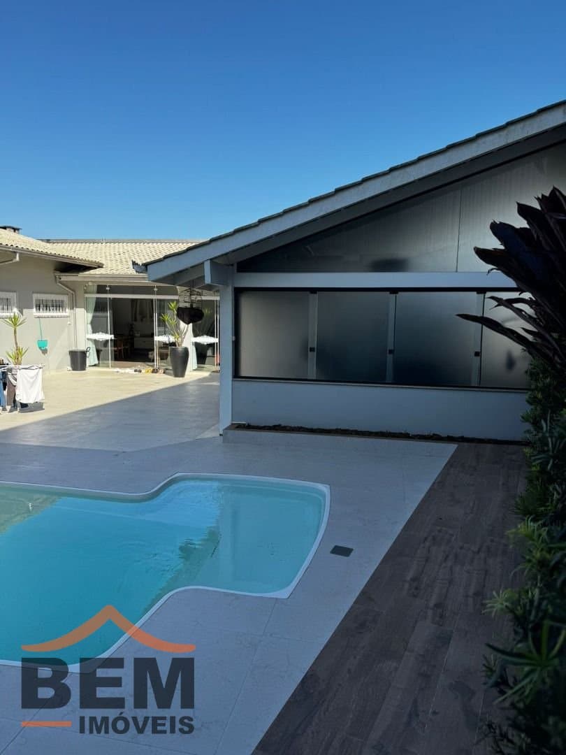 Casa para Venda com 3 quartos e 220m² no bairro Itaipava, em Itajaí