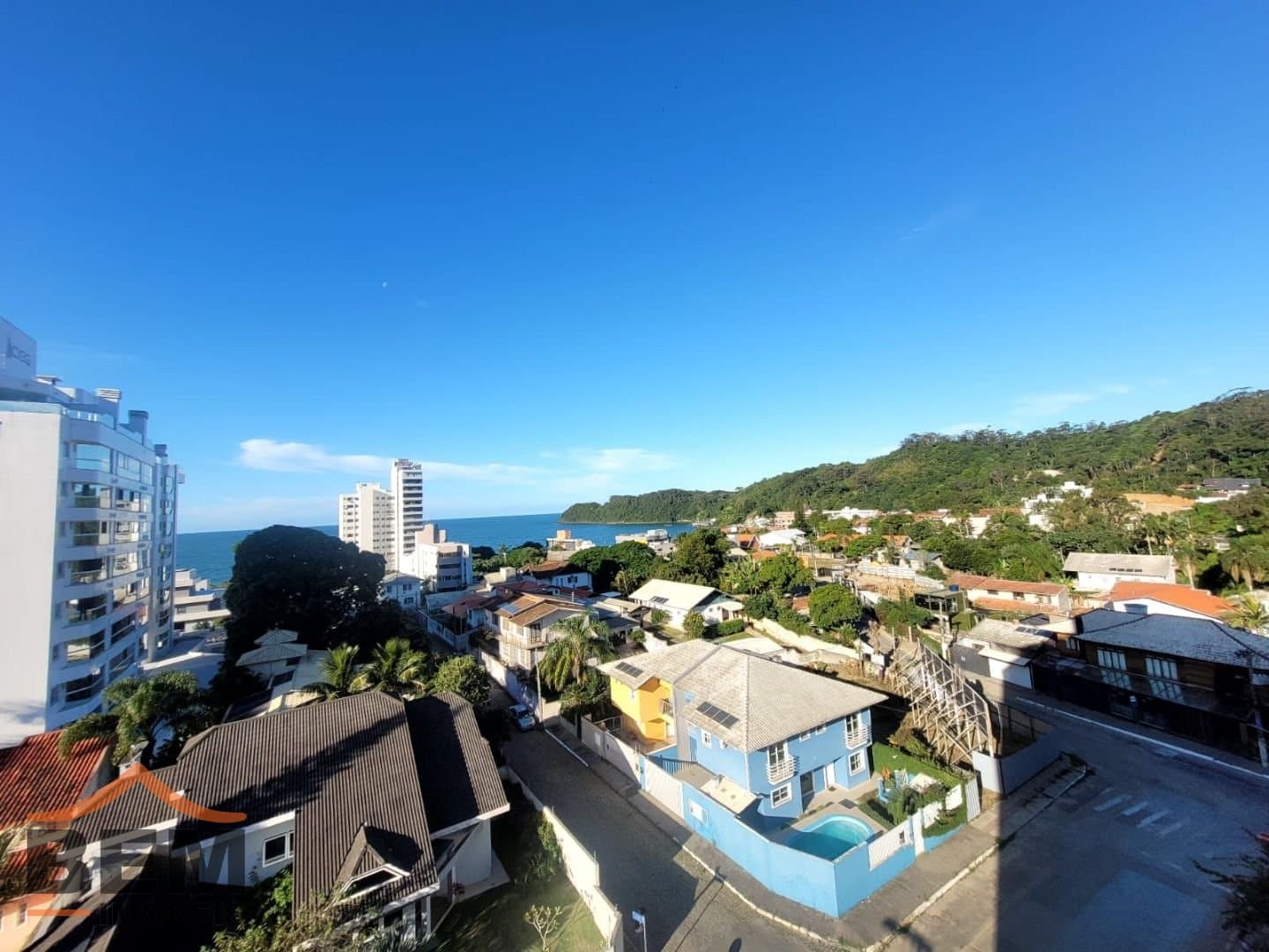 Apartamento para Locação com 3 quartos e 110m² no bairro Cabeçudas, em Itajaí