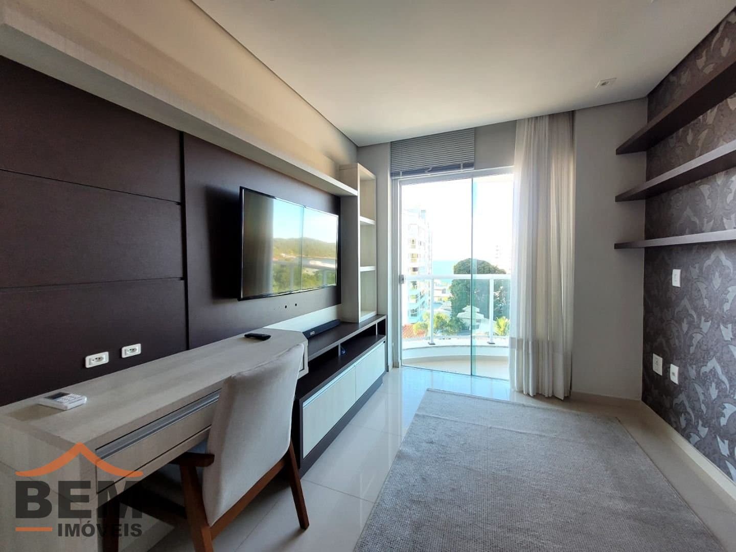Apartamento para Locação com 3 quartos e 110m² no bairro Cabeçudas, em Itajaí